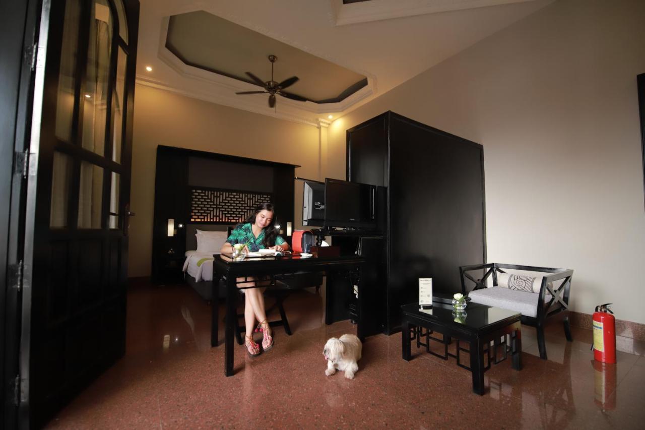 White Mansion 白色公馆 Hotel Пном Пен Екстериор снимка