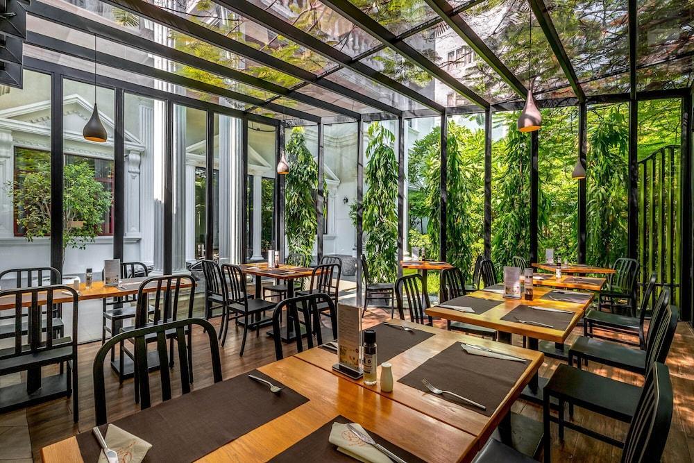 White Mansion 白色公馆 Hotel Пном Пен Екстериор снимка