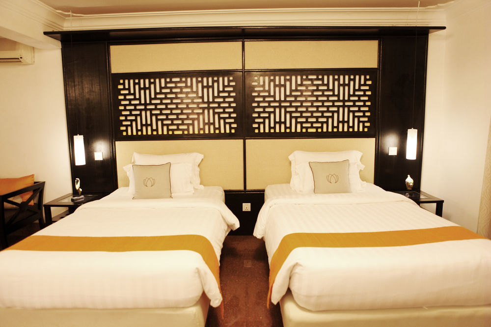 White Mansion 白色公馆 Hotel Пном Пен Екстериор снимка