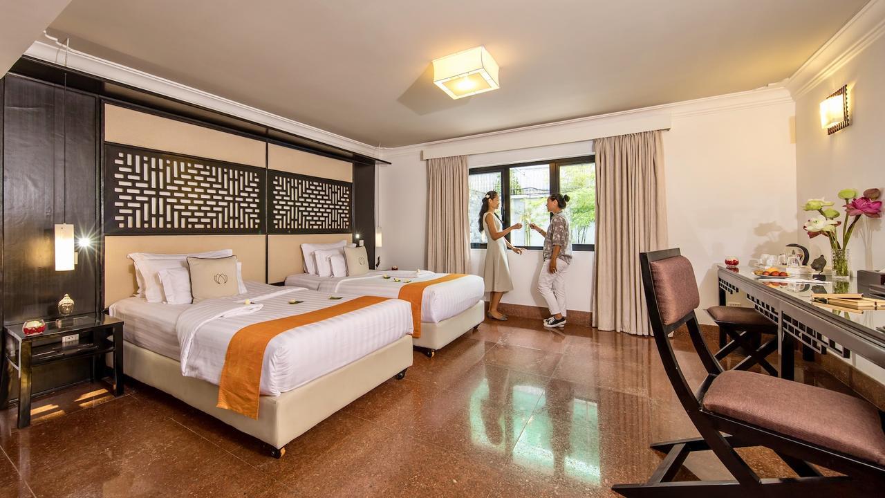 White Mansion 白色公馆 Hotel Пном Пен Екстериор снимка