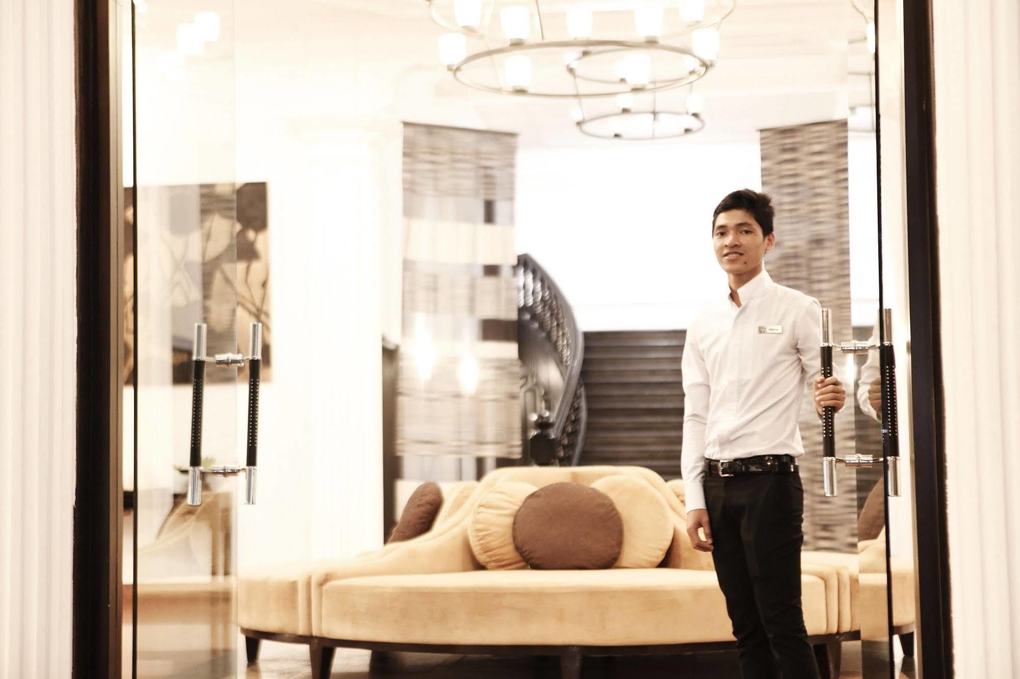White Mansion 白色公馆 Hotel Пном Пен Екстериор снимка